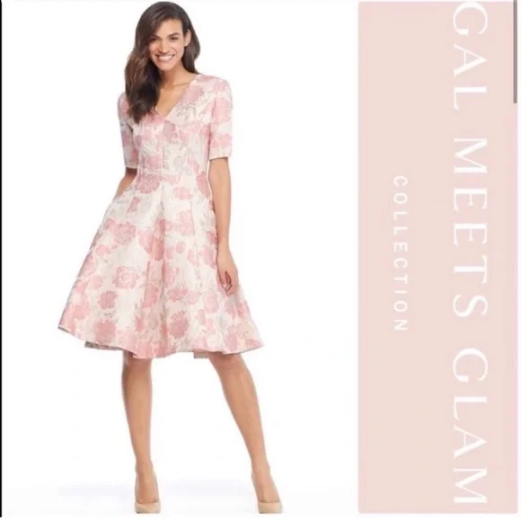 Gal meets glam pink jacquard dress - Picture 3 of 7